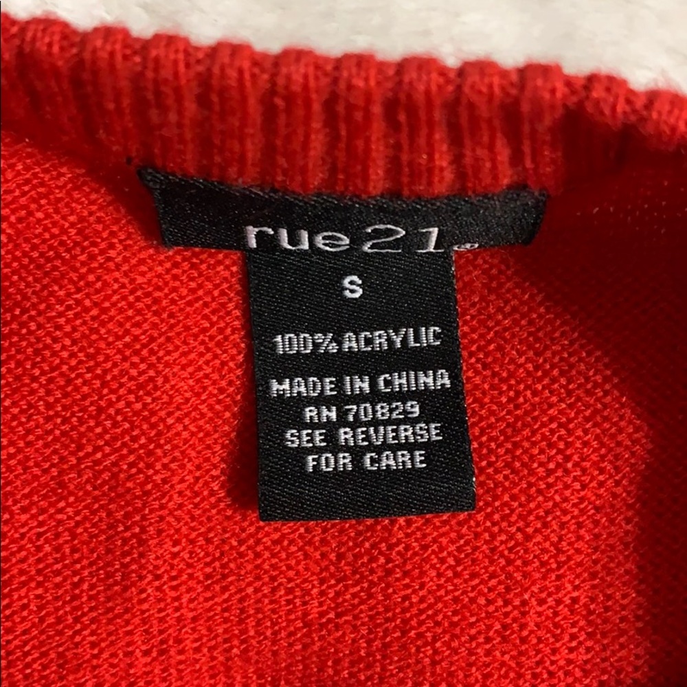Red sweater - Picture 2 of 2